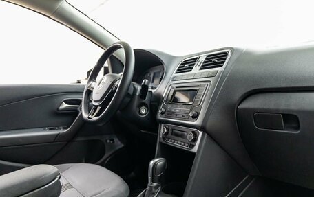 Volkswagen Polo VI (EU Market), 2016 год, 1 078 000 рублей, 31 фотография