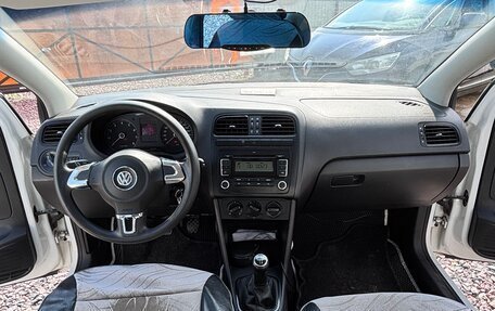 Volkswagen Polo VI (EU Market), 2011 год, 800 000 рублей, 12 фотография