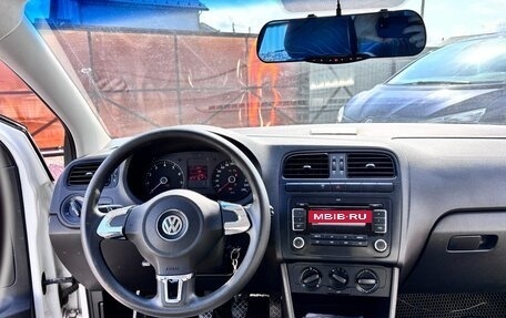 Volkswagen Polo VI (EU Market), 2011 год, 800 000 рублей, 11 фотография