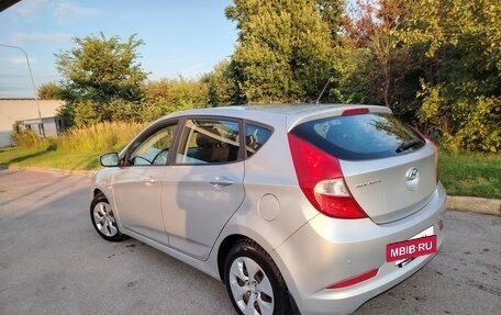 Hyundai Solaris II рестайлинг, 2016 год, 800 000 рублей, 3 фотография