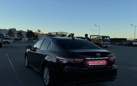 Toyota Camry, 2022 год, 3 100 000 рублей, 4 фотография