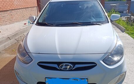 Hyundai Solaris II рестайлинг, 2012 год, 850 000 рублей, 1 фотография