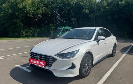 Hyundai Sonata VIII, 2021 год, 2 350 000 рублей, 2 фотография
