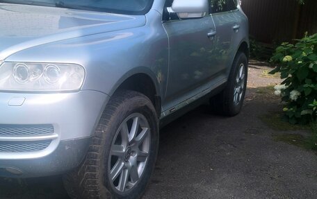 Volkswagen Touareg III, 2004 год, 900 000 рублей, 2 фотография