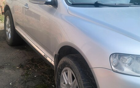 Volkswagen Touareg III, 2004 год, 900 000 рублей, 3 фотография