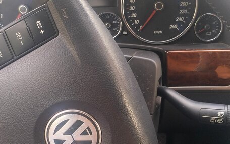 Volkswagen Touareg III, 2004 год, 900 000 рублей, 14 фотография