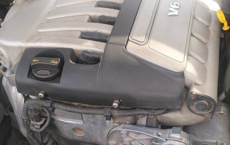 Volkswagen Touareg III, 2004 год, 900 000 рублей, 19 фотография