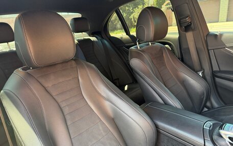 Mercedes-Benz E-Класс, 2018 год, 2 850 000 рублей, 29 фотография