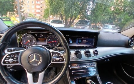 Mercedes-Benz E-Класс, 2018 год, 1 650 000 рублей, 10 фотография