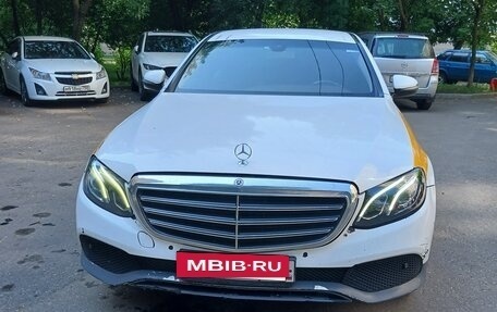 Mercedes-Benz E-Класс, 2018 год, 1 650 000 рублей, 4 фотография
