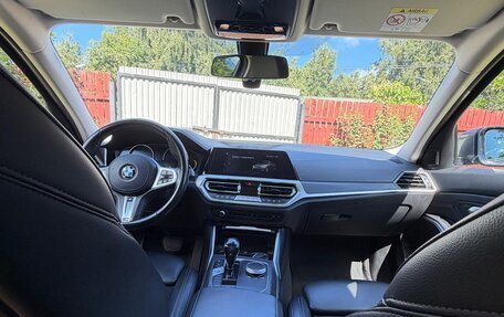 BMW 3 серия, 2019 год, 3 300 000 рублей, 11 фотография