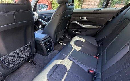 BMW 3 серия, 2019 год, 3 300 000 рублей, 12 фотография