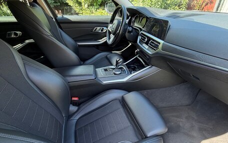 BMW 3 серия, 2019 год, 3 300 000 рублей, 15 фотография