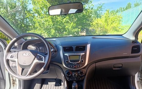 Hyundai Solaris II рестайлинг, 2012 год, 850 000 рублей, 6 фотография