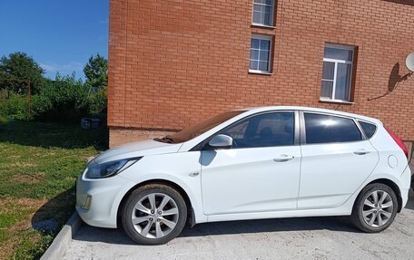 Hyundai Solaris II рестайлинг, 2012 год, 850 000 рублей, 8 фотография