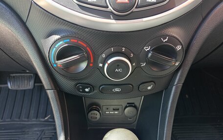 Hyundai Solaris II рестайлинг, 2012 год, 850 000 рублей, 12 фотография