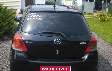 Toyota Yaris III рестайлинг, 2009 год, 600 000 рублей, 4 фотография