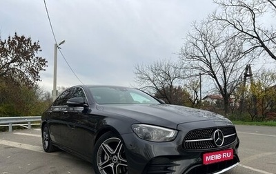 Mercedes-Benz E-Класс, 2022 год, 5 900 000 рублей, 1 фотография
