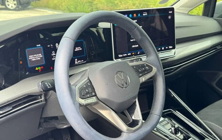 Volkswagen Golf VIII, 2025 год, 3 040 000 рублей, 12 фотография