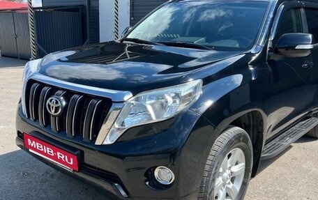 Toyota Land Cruiser Prado 150 рестайлинг 2, 2015 год, 3 250 000 рублей, 6 фотография