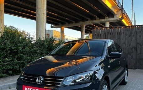 Volkswagen Polo VI (EU Market), 2018 год, 1 375 000 рублей, 2 фотография