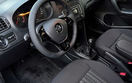 Volkswagen Polo VI (EU Market), 2018 год, 1 375 000 рублей, 21 фотография