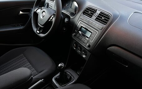 Volkswagen Polo VI (EU Market), 2018 год, 1 375 000 рублей, 26 фотография