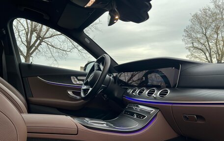 Mercedes-Benz E-Класс, 2022 год, 5 900 000 рублей, 7 фотография