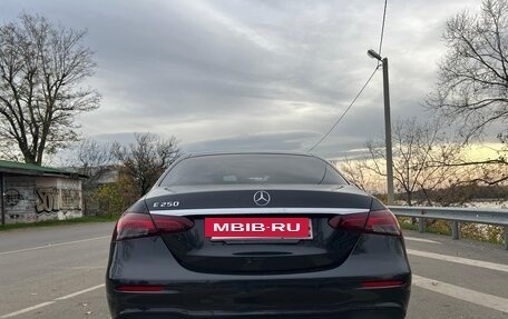 Mercedes-Benz E-Класс, 2022 год, 5 900 000 рублей, 4 фотография