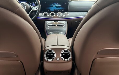 Mercedes-Benz E-Класс, 2022 год, 5 900 000 рублей, 15 фотография