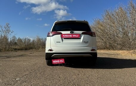 Toyota RAV4, 2017 год, 2 450 000 рублей, 5 фотография