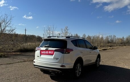 Toyota RAV4, 2017 год, 2 450 000 рублей, 9 фотография