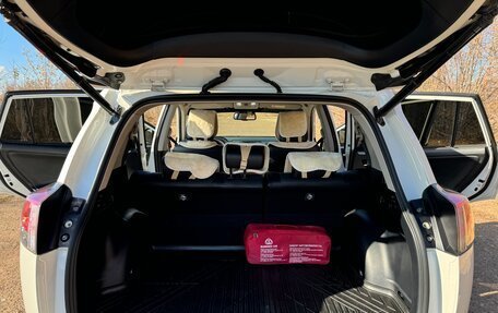Toyota RAV4, 2017 год, 2 450 000 рублей, 13 фотография