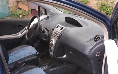 Toyota Yaris III рестайлинг, 2008 год, 450 000 рублей, 6 фотография