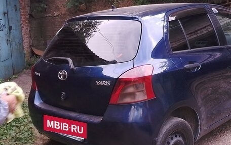 Toyota Yaris III рестайлинг, 2008 год, 450 000 рублей, 4 фотография