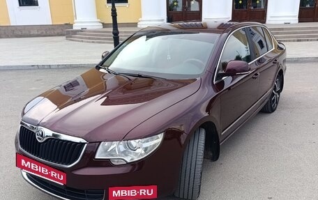 Skoda Superb III рестайлинг, 2011 год, 1 180 000 рублей, 13 фотография