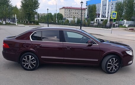 Skoda Superb III рестайлинг, 2011 год, 1 180 000 рублей, 18 фотография
