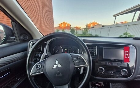 Mitsubishi Outlander III рестайлинг 3, 2012 год, 1 200 000 рублей, 16 фотография