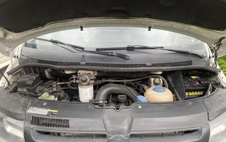 Volkswagen Transporter T5 рестайлинг, 2012 год, 1 390 000 рублей, 13 фотография