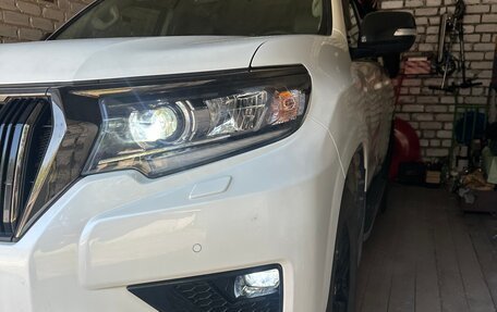 Toyota Land Cruiser Prado 150 рестайлинг 2, 2021 год, 8 750 000 рублей, 3 фотография