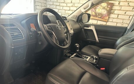 Toyota Land Cruiser Prado 150 рестайлинг 2, 2021 год, 8 750 000 рублей, 9 фотография