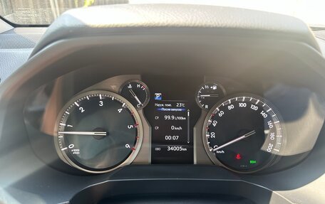 Toyota Land Cruiser Prado 150 рестайлинг 2, 2021 год, 8 750 000 рублей, 12 фотография