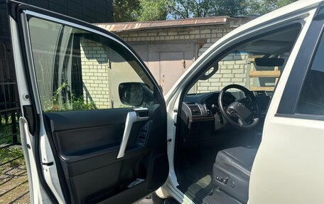 Toyota Land Cruiser Prado 150 рестайлинг 2, 2021 год, 8 750 000 рублей, 16 фотография