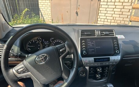 Toyota Land Cruiser Prado 150 рестайлинг 2, 2021 год, 8 750 000 рублей, 11 фотография