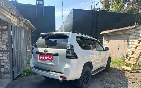 Toyota Land Cruiser Prado 150 рестайлинг 2, 2021 год, 8 750 000 рублей, 29 фотография