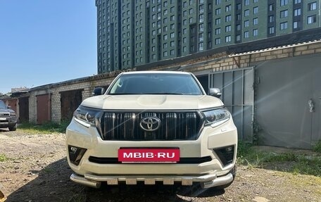 Toyota Land Cruiser Prado 150 рестайлинг 2, 2021 год, 8 750 000 рублей, 32 фотография
