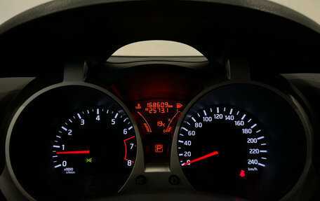 Nissan Juke II, 2013 год, 899 000 рублей, 23 фотография