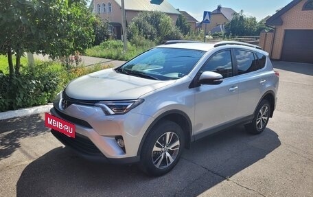 Toyota RAV4, 2018 год, 2 500 000 рублей, 7 фотография