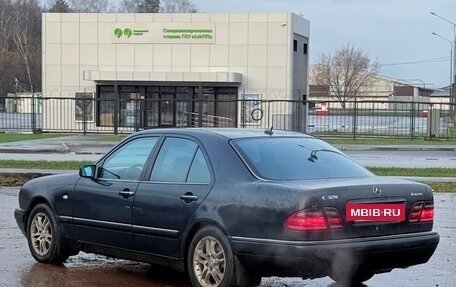 Mercedes-Benz E-Класс, 1998 год, 420 000 рублей, 2 фотография