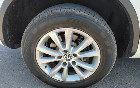 Volkswagen Touareg III, 2012 год, 1 750 000 рублей, 17 фотография